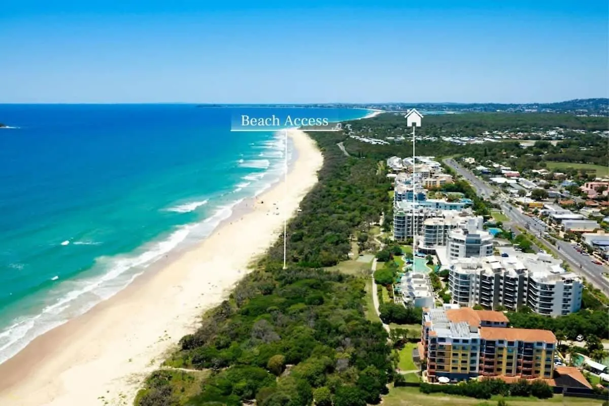 Absolute Beachfront Marcoola - Private Pool - Private Spa Bath - Games